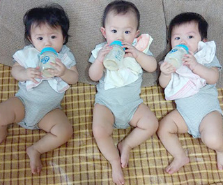 三胞胎媽咪的追奶人生 教妳如何擠奶餵乳！